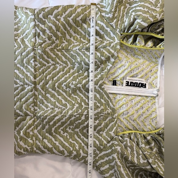 Rotate Puff Sleeve Jacquard Mini Dress Metallic 10 Holiday New Years Going Out - Picture 11 of 13